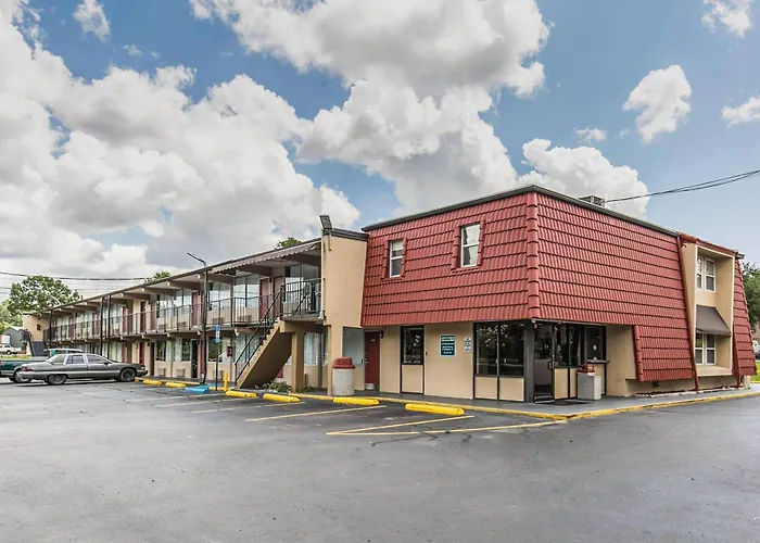 Lodge Econo I-10 Near Tallahassee