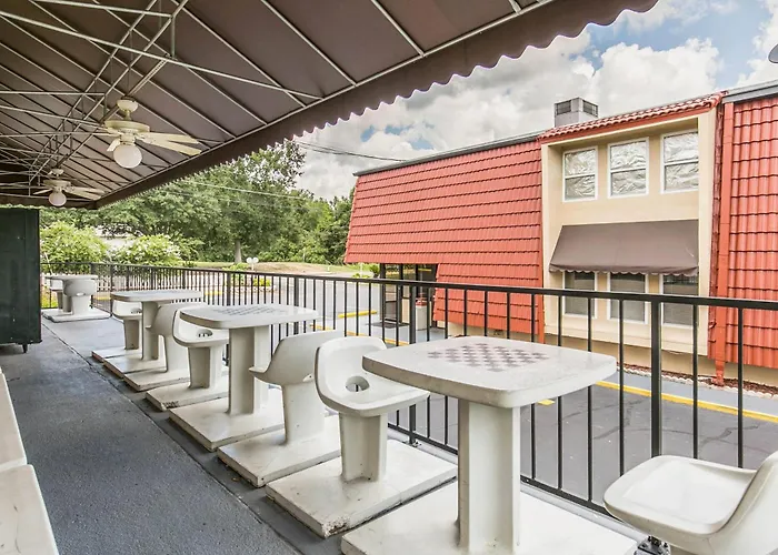Lodge Econo I-10 Near Tallahassee