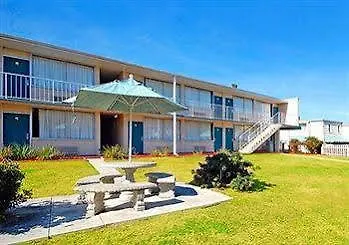 Lodge Econo I-10 Near